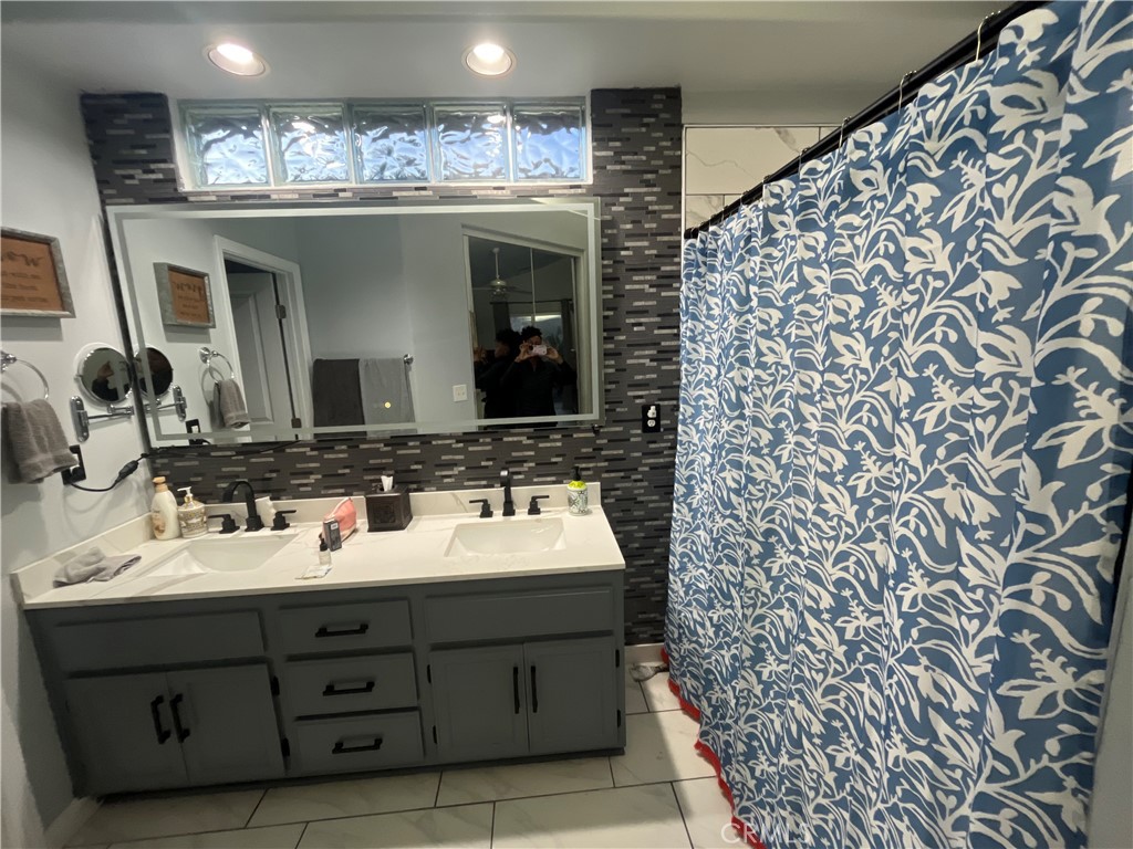 1344 E Parkview Ct, Visalia, CA 93292