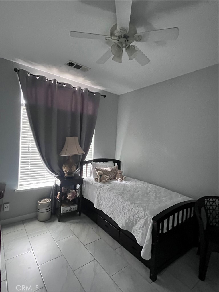 1344 E Parkview Ct, Visalia, CA 93292