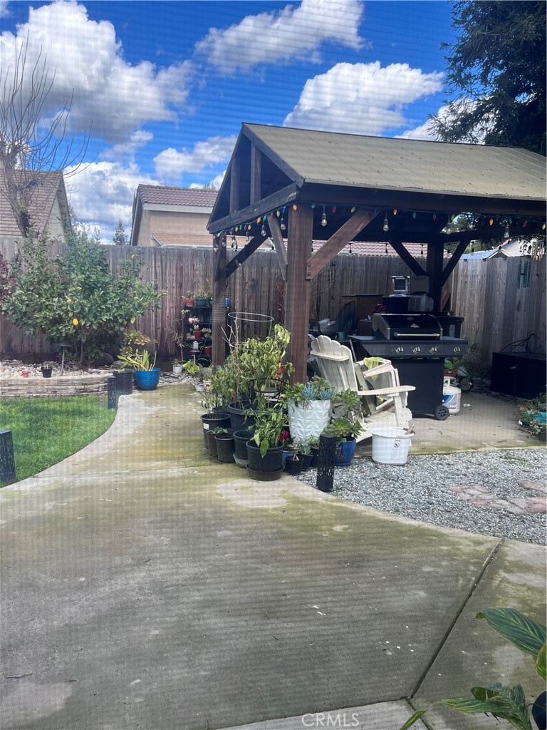 1344 E Parkview Ct, Visalia, CA 93292