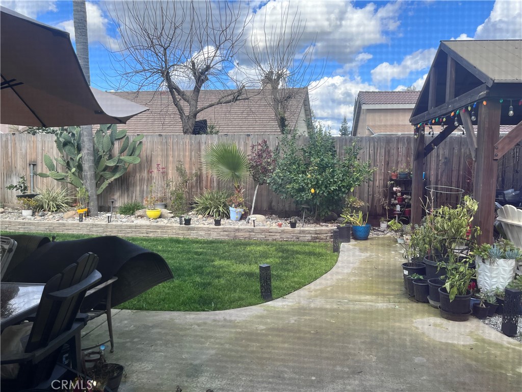 1344 E Parkview Ct, Visalia, CA 93292