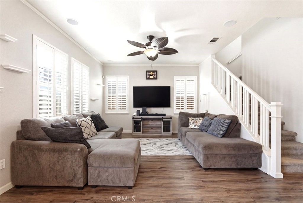 1574 Hearthsong Dr, Manteca, CA 95337