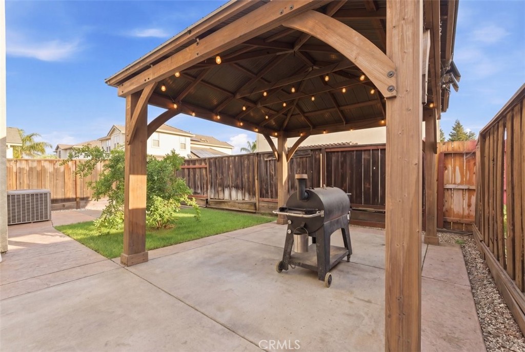 1574 Hearthsong Dr, Manteca, CA 95337