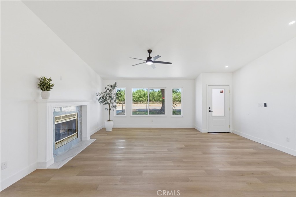 29991 Riverside, Shafter, CA 93263