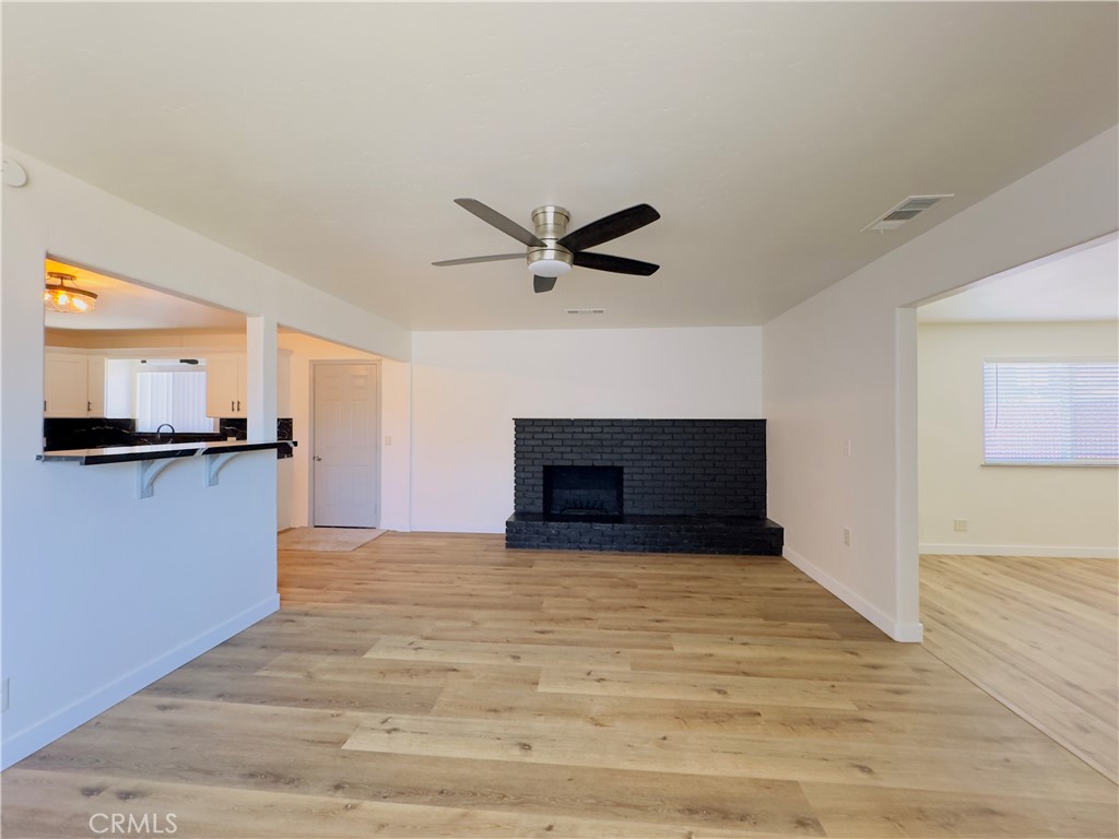 1138 Valley St, Visalia, CA 93277