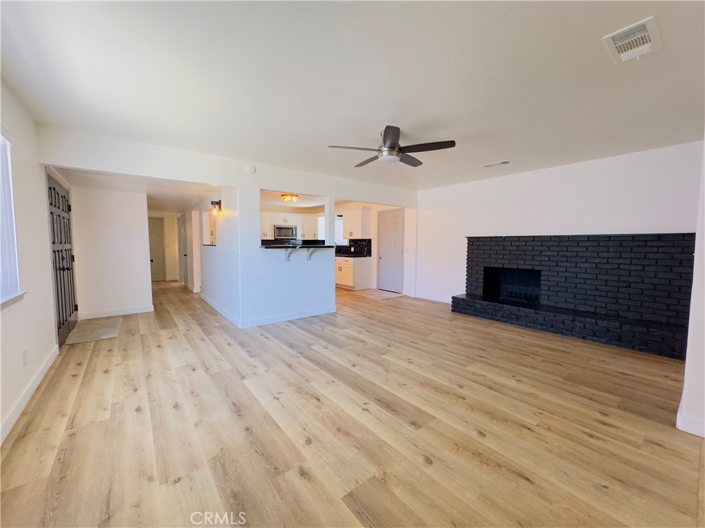 1138 Valley St, Visalia, CA 93277