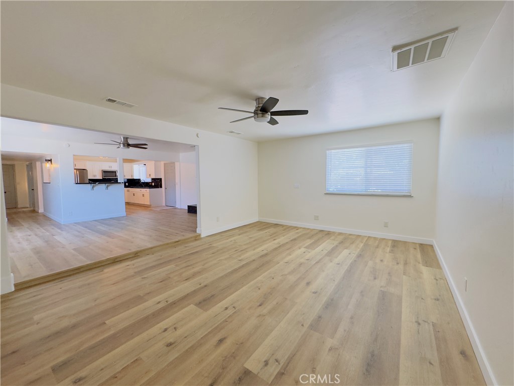 1138 Valley St, Visalia, CA 93277