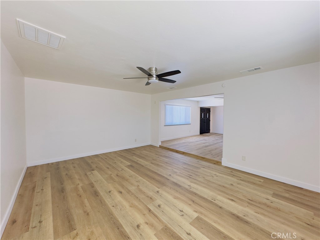 1138 Valley St, Visalia, CA 93277