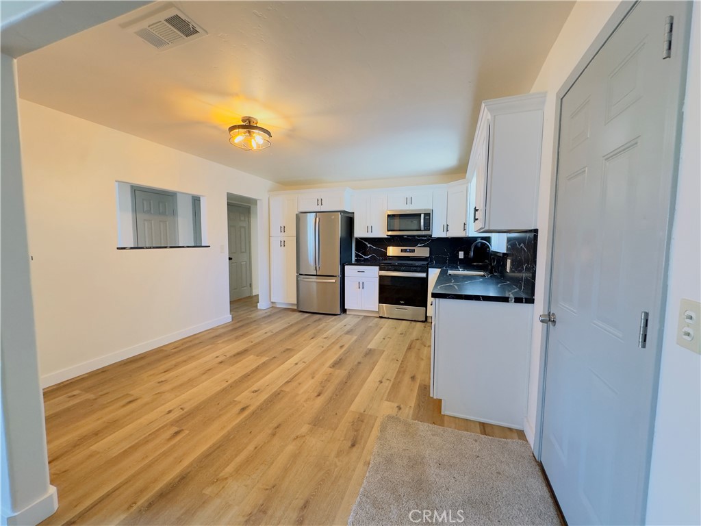 1138 Valley St, Visalia, CA 93277