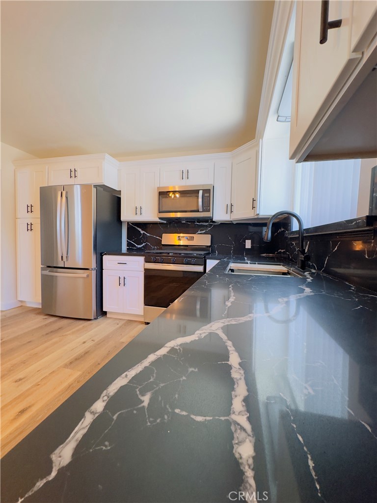 1138 Valley St, Visalia, CA 93277