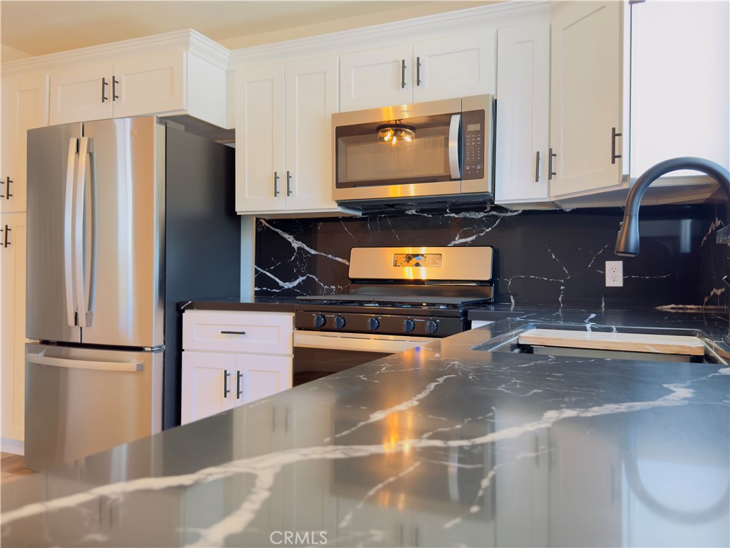 1138 Valley St, Visalia, CA 93277