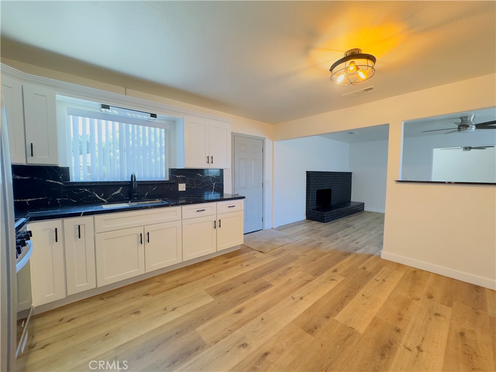 1138 Valley St, Visalia, CA 93277