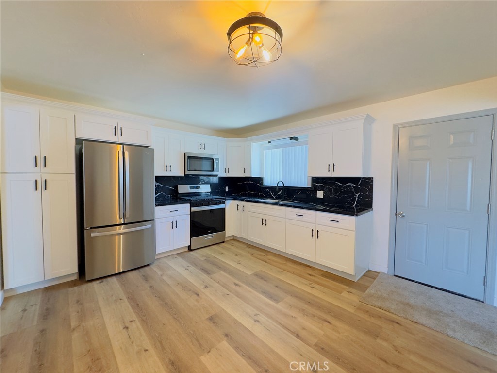 1138 Valley St, Visalia, CA 93277