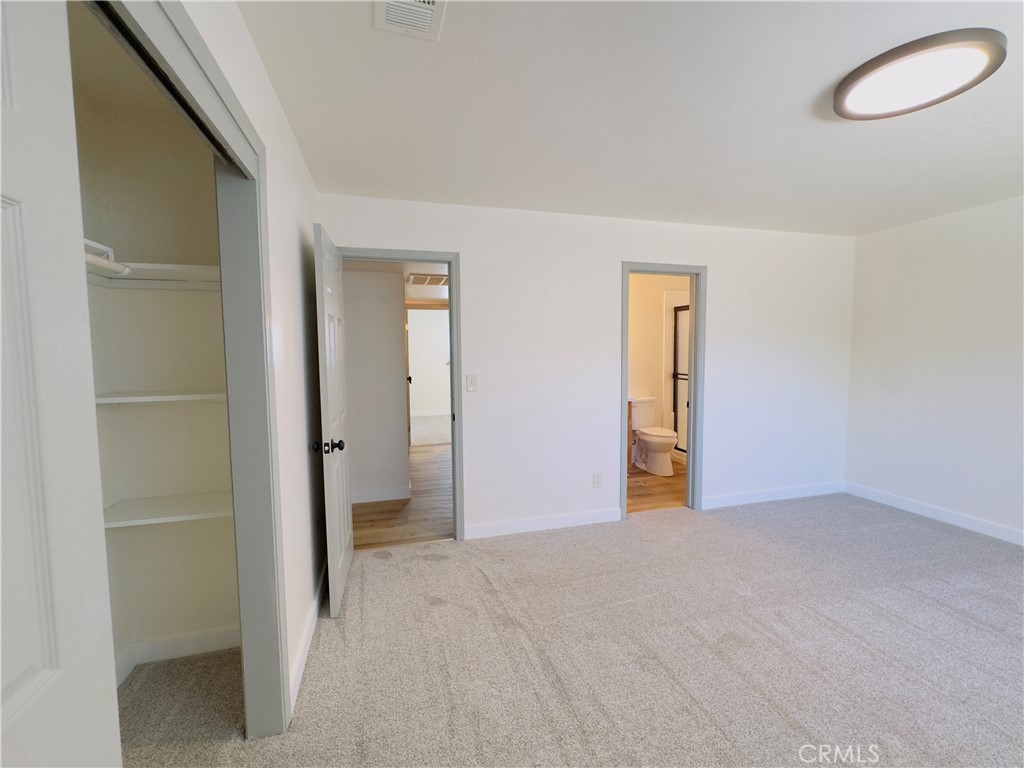 1138 Valley St, Visalia, CA 93277