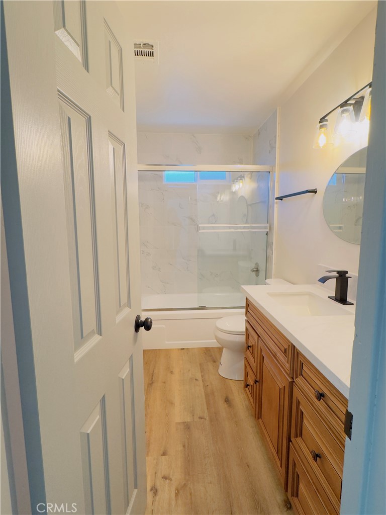 1138 Valley St, Visalia, CA 93277