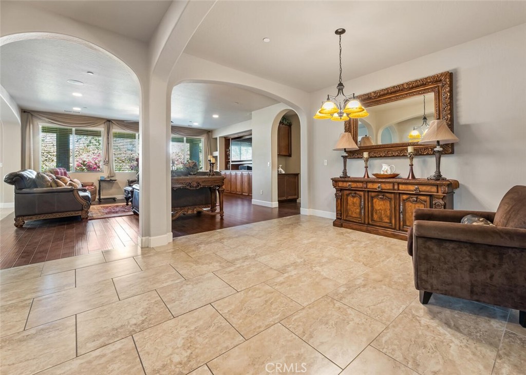 4014 E Harter Ct, Visalia, CA 93292