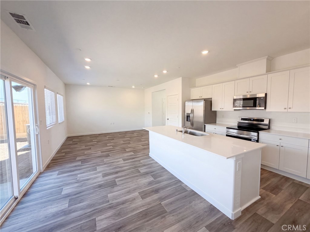 3261 Carambola, Clovis, CA 93619