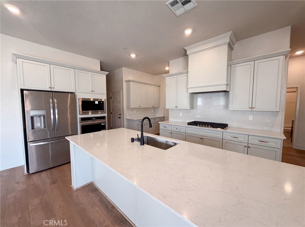 2246 N Marion, Clovis, CA 93619