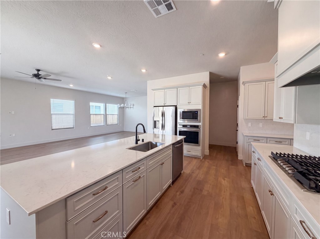 2246 N Marion, Clovis, CA 93619