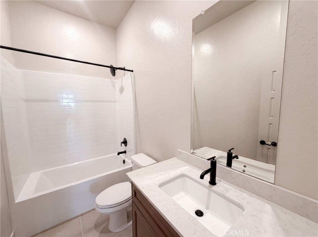 2246 N Marion, Clovis, CA 93619