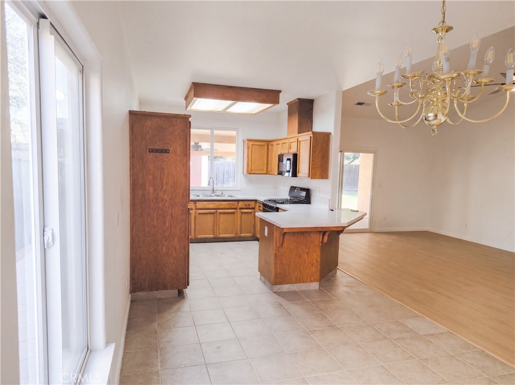 5333 W Norwich, Fresno, CA 93722