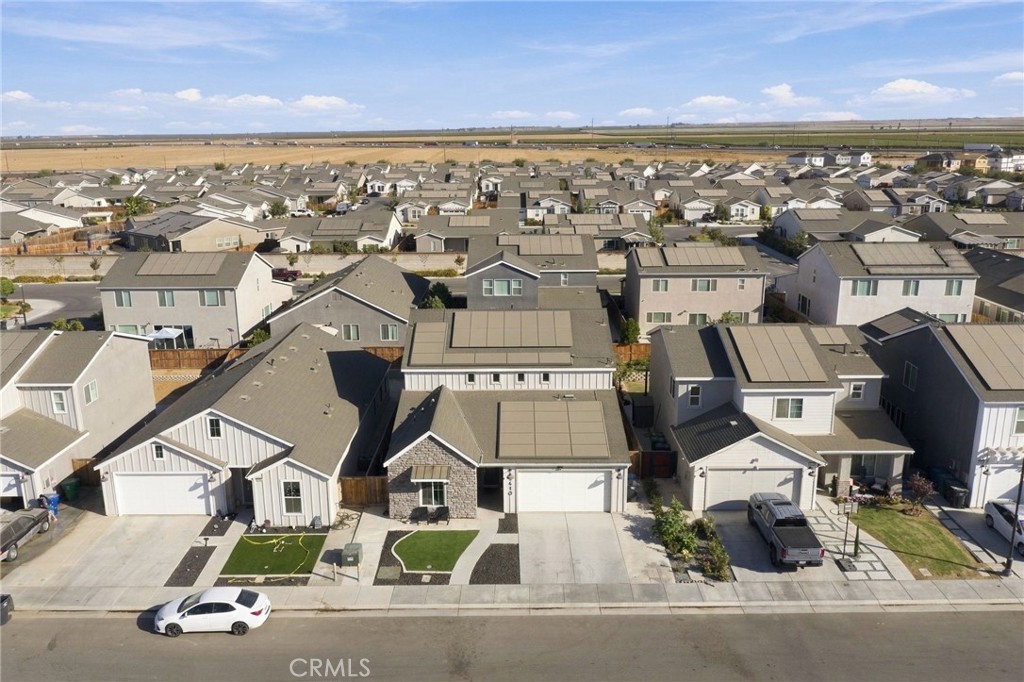 9410 Sweetgum Hill Ln, Shafter, CA 93263