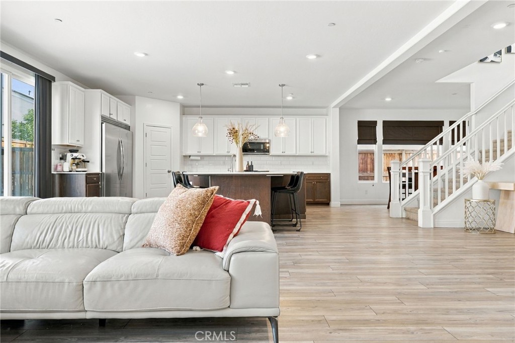 9410 Sweetgum Hill Ln, Shafter, CA 93263