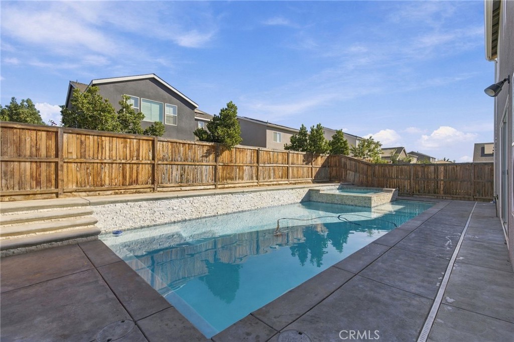 9410 Sweetgum Hill Ln, Shafter, CA 93263