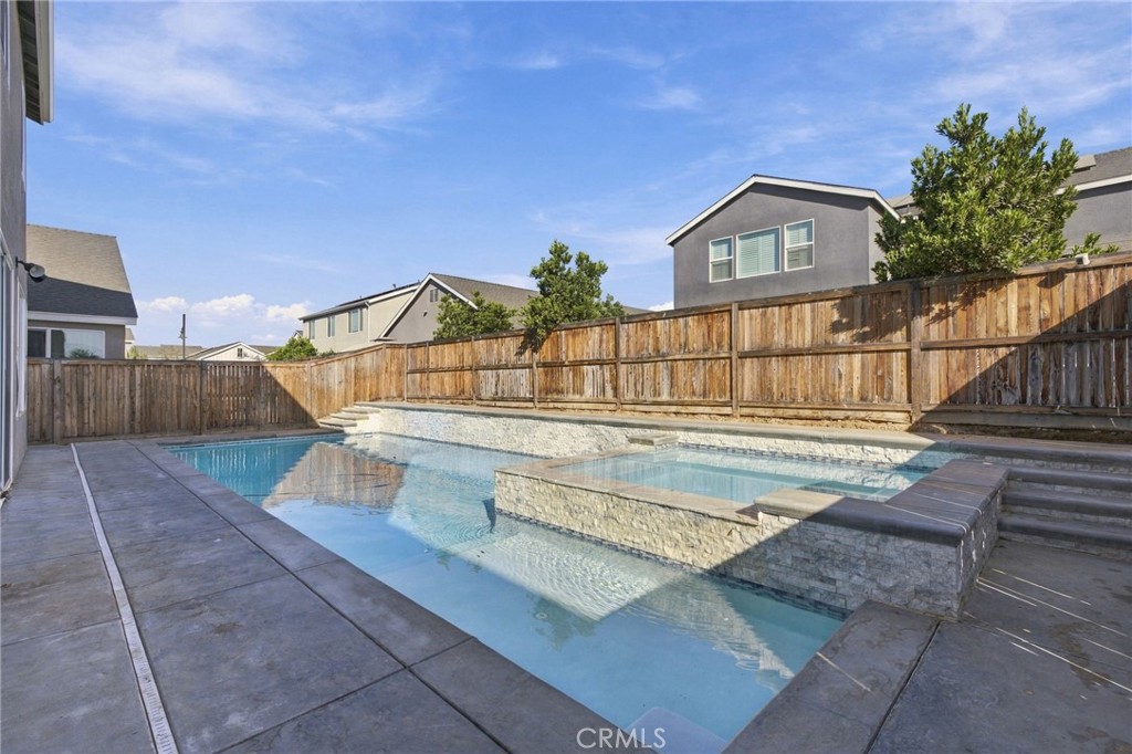 9410 Sweetgum Hill Ln, Shafter, CA 93263