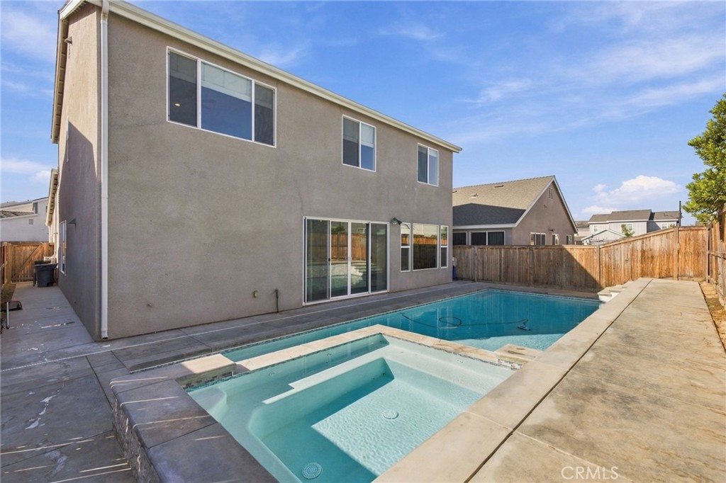 9410 Sweetgum Hill Ln, Shafter, CA 93263