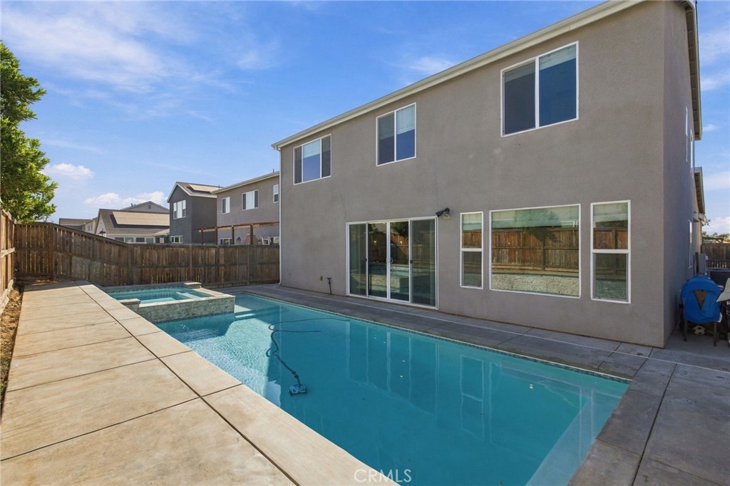 9410 Sweetgum Hill Ln, Shafter, CA 93263