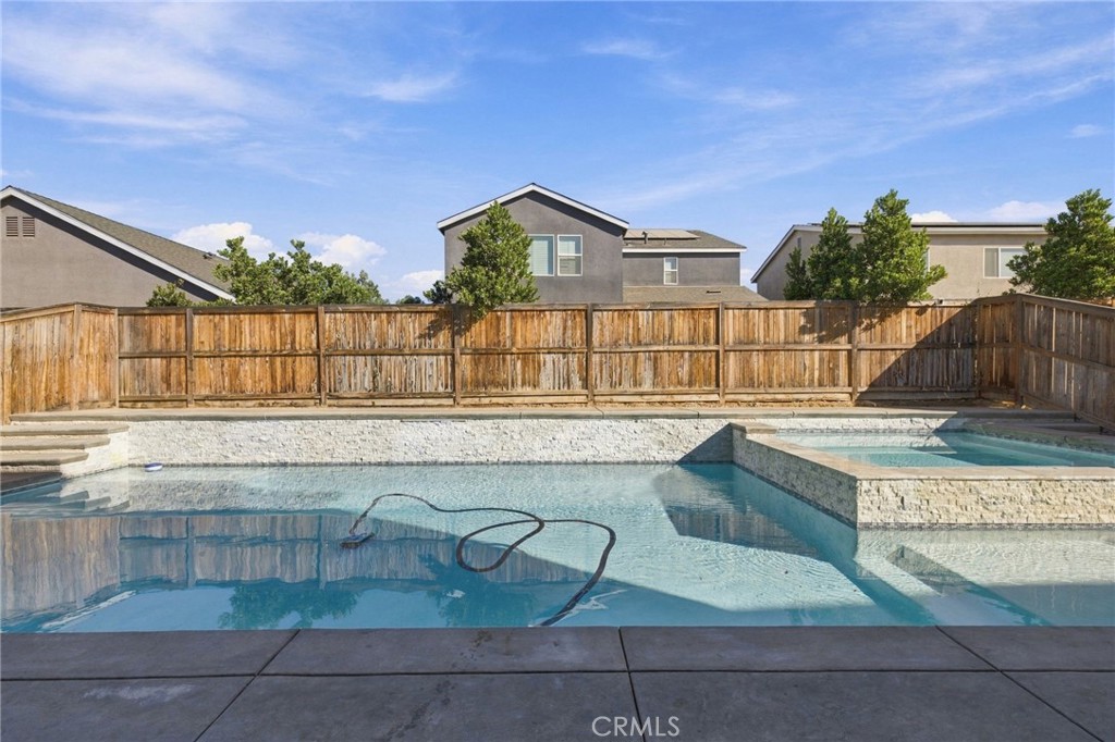 9410 Sweetgum Hill Ln, Shafter, CA 93263