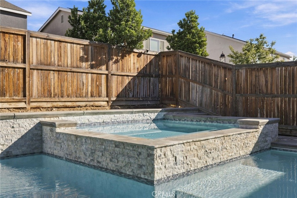 9410 Sweetgum Hill Ln, Shafter, CA 93263