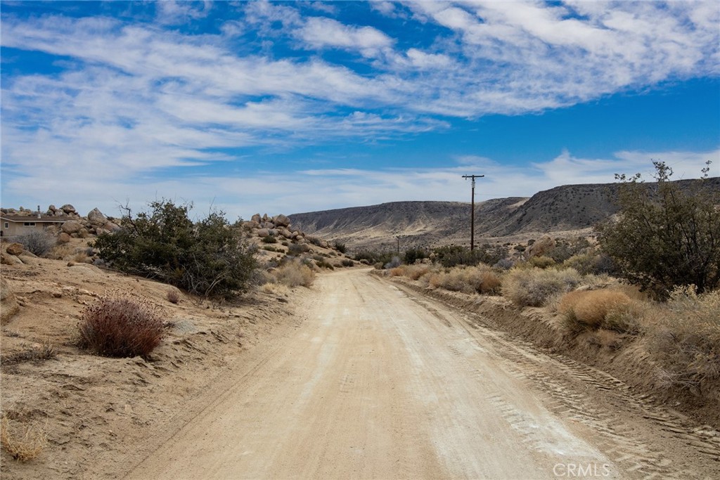 52500 Riverside Dr, Pioneertown, CA 92268