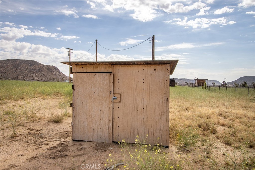 52550 Geronimo Trl, Pioneertown, CA 92268