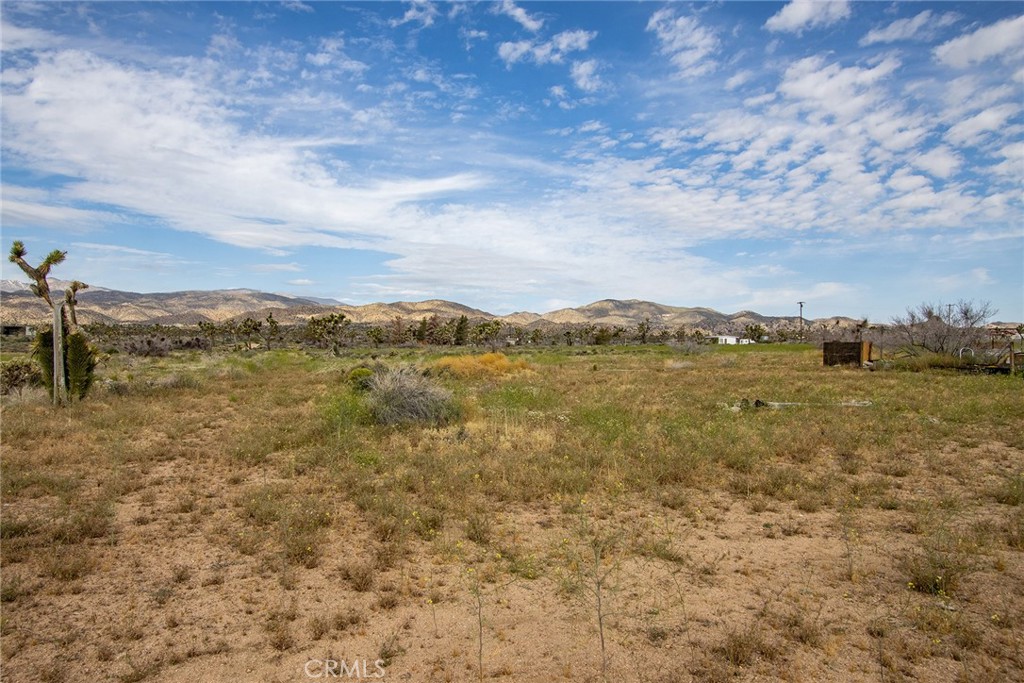 52550 Geronimo Trl, Pioneertown, CA 92268