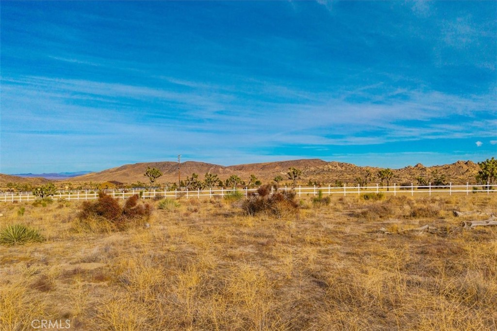 53670 Annie Oakley Rd, Pioneertown, CA 92268