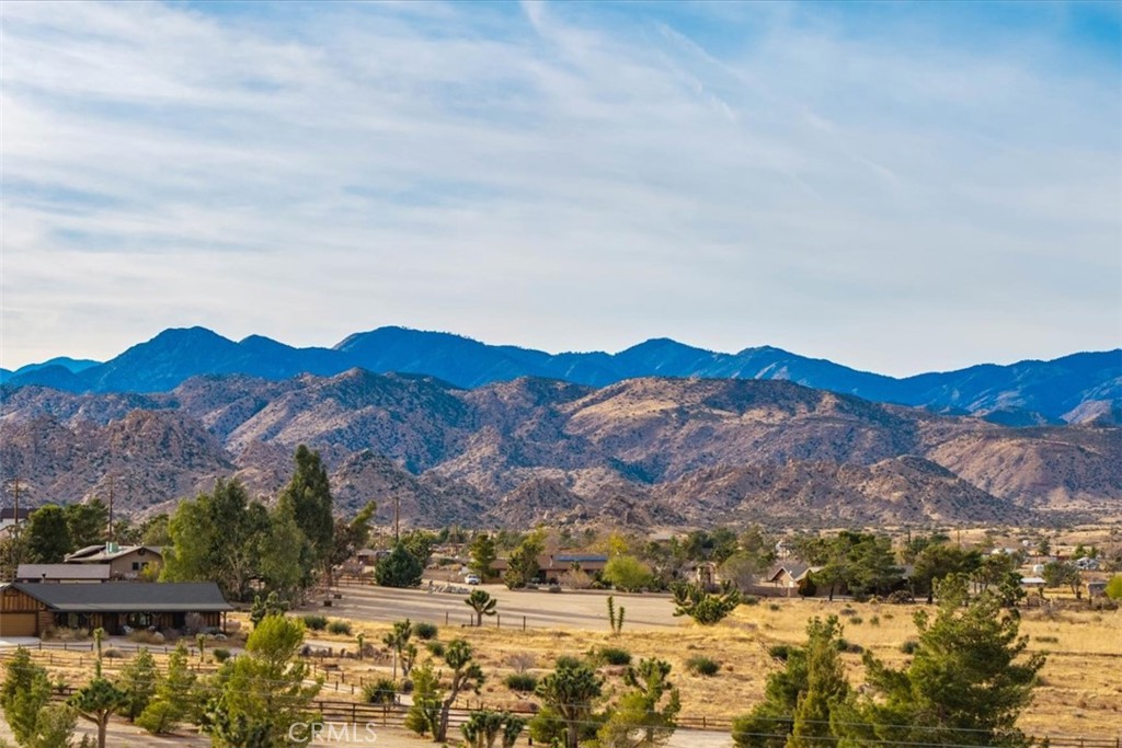 53670 Annie Oakley Rd, Pioneertown, CA 92268