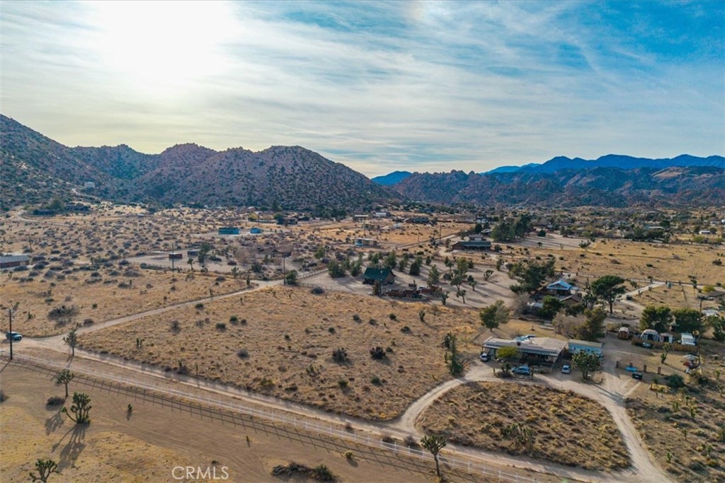 53670 Annie Oakley Rd, Pioneertown, CA 92268