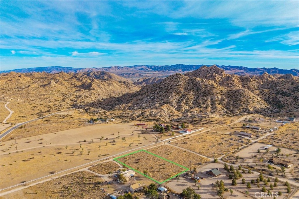 59 Curtis Rd, Pioneertown, CA 92268