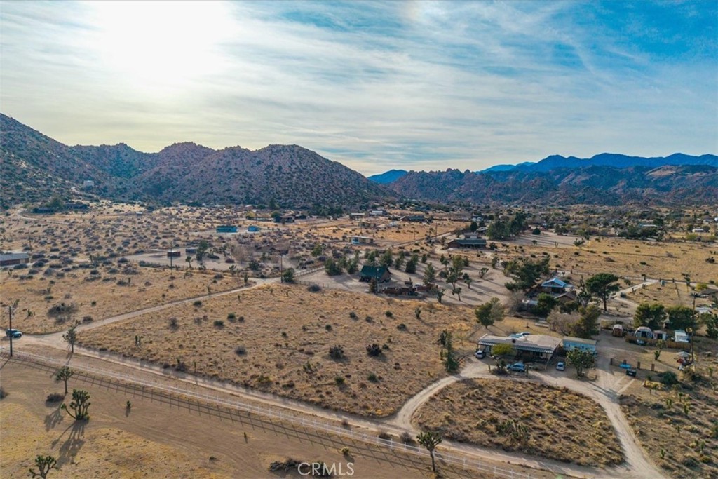 59 Curtis Rd, Pioneertown, CA 92268