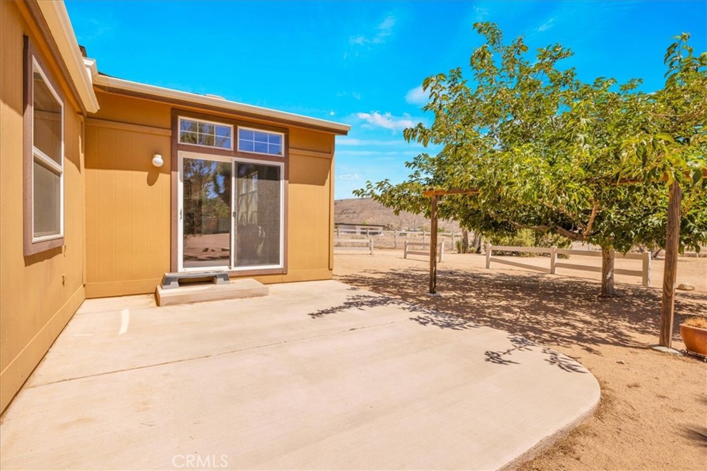 5175 Tom Mix Rd, Pioneertown, CA 92268