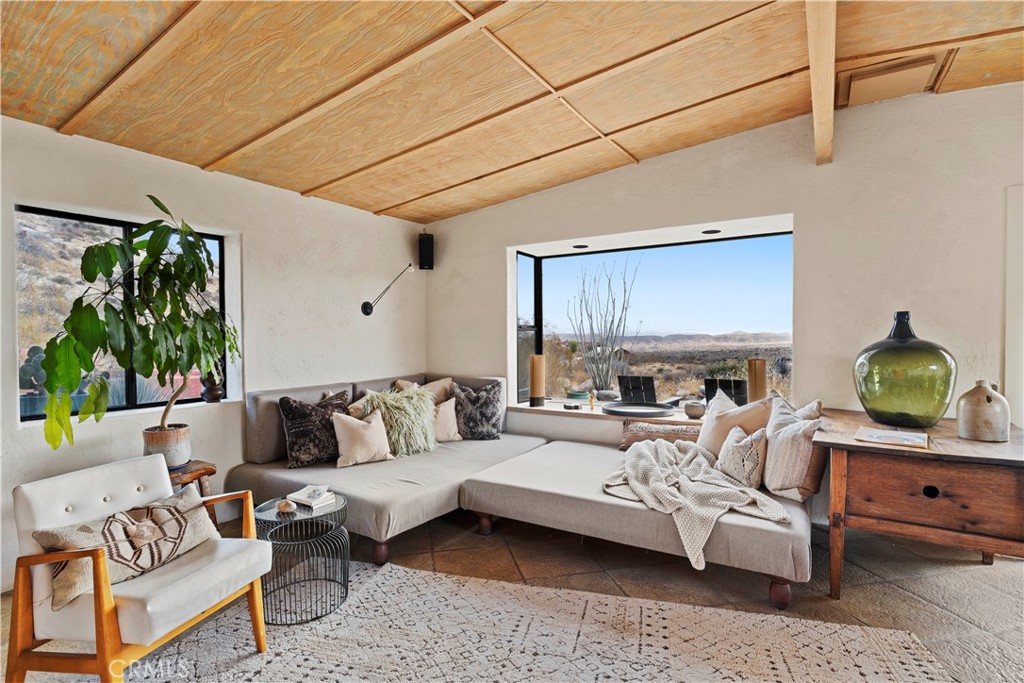 51222 Gamma Gulch Rd, Pioneertown, CA 92268