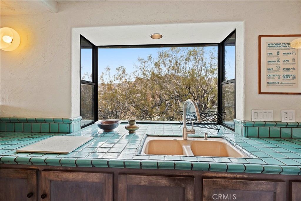 51222 Gamma Gulch Rd, Pioneertown, CA 92268