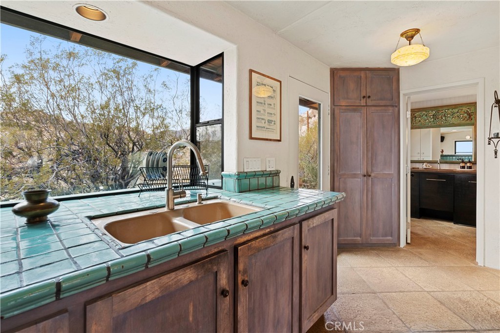 51222 Gamma Gulch Rd, Pioneertown, CA 92268