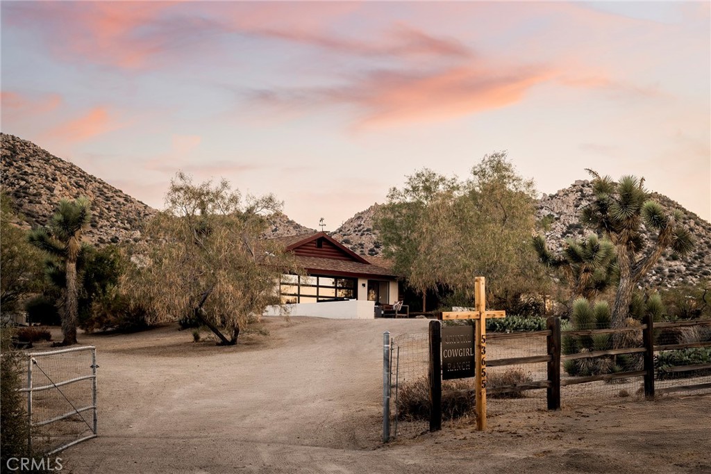 53655 Annie Oakley Rd, Pioneertown, CA 92268