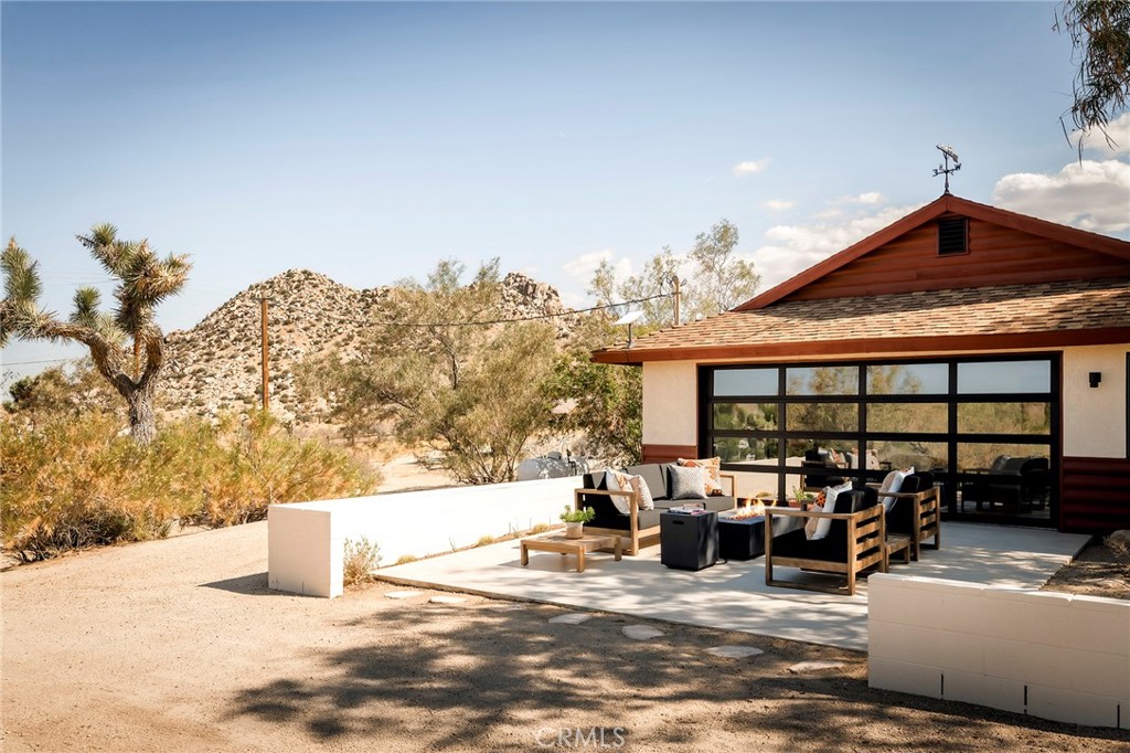 53655 Annie Oakley Rd, Pioneertown, CA 92268