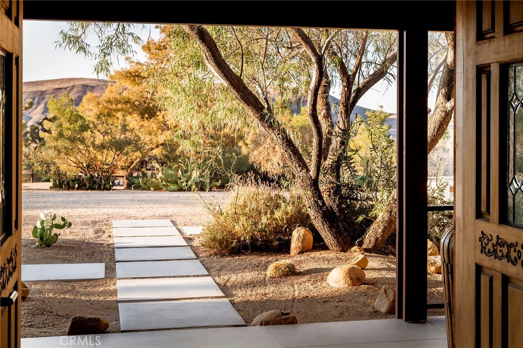 53655 Annie Oakley Rd, Pioneertown, CA 92268