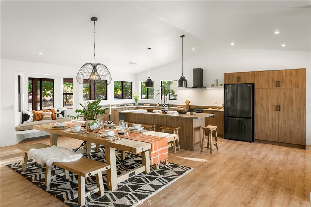 53655 Annie Oakley Rd, Pioneertown, CA 92268