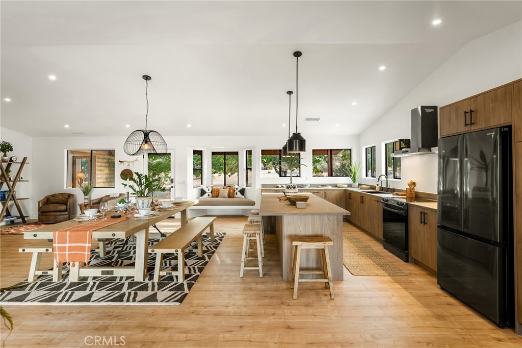 53655 Annie Oakley Rd, Pioneertown, CA 92268