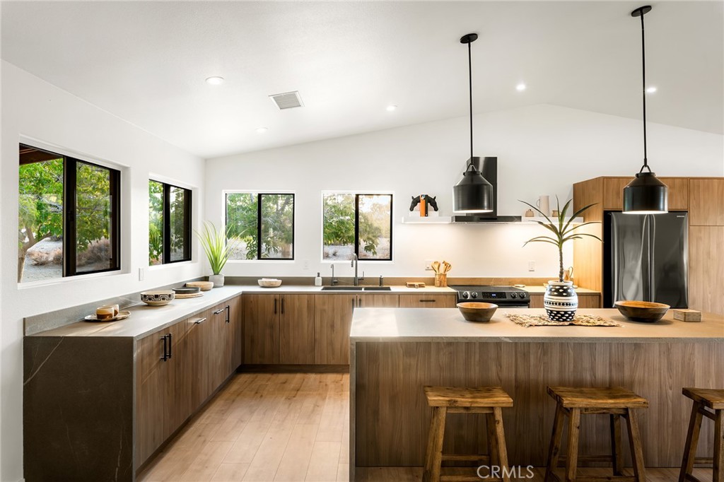 53655 Annie Oakley Rd, Pioneertown, CA 92268